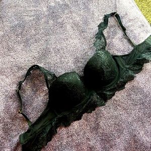 Black lace push up bra, intimate wear, size 34B